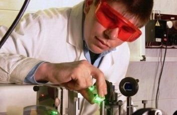 Die fachkundige Person